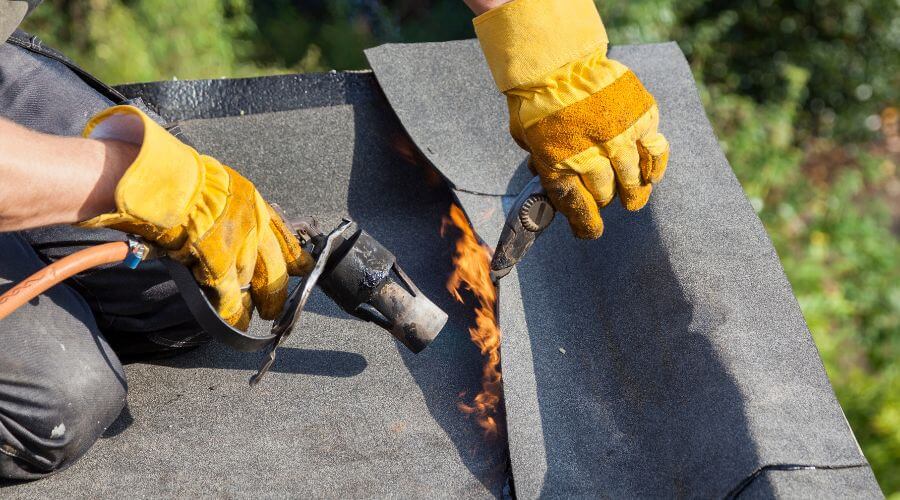 Professional flood damage restoration services in New Straitsville, OH